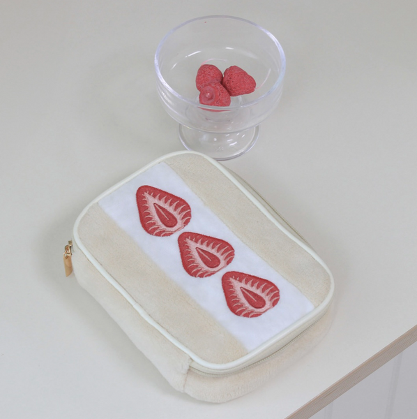Strawberry Sandwich Pouch