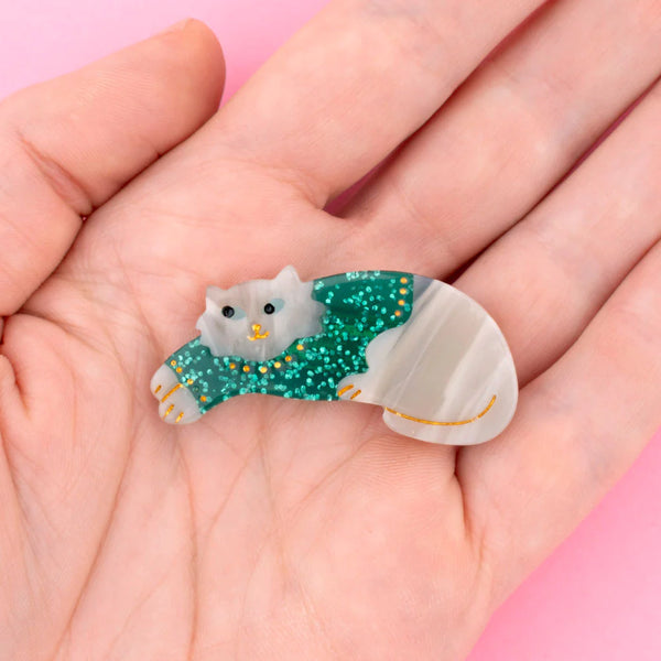 Winter Sweater Cat Hair Clip