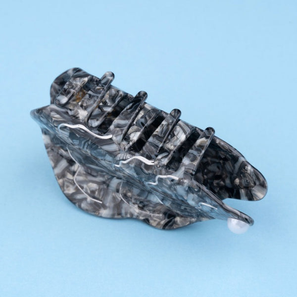 Oyster Hair Claw