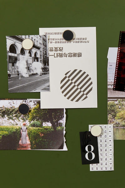 (PRE-ORDER) The Buttons in Chalk