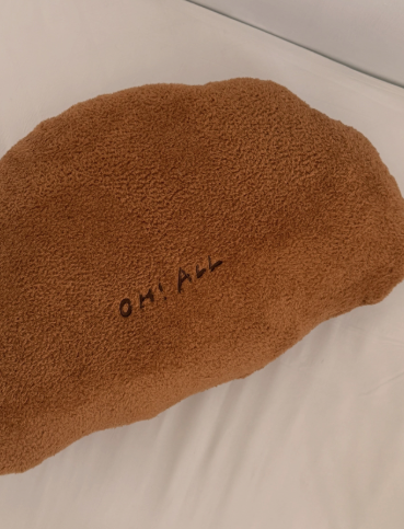 (PRE-ORDER) Croissant Cushion