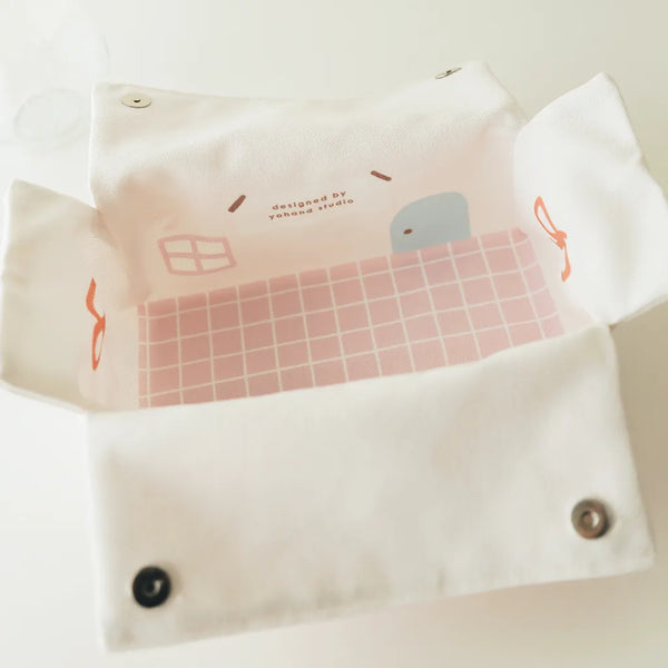 Ribbon House Tissue Holder